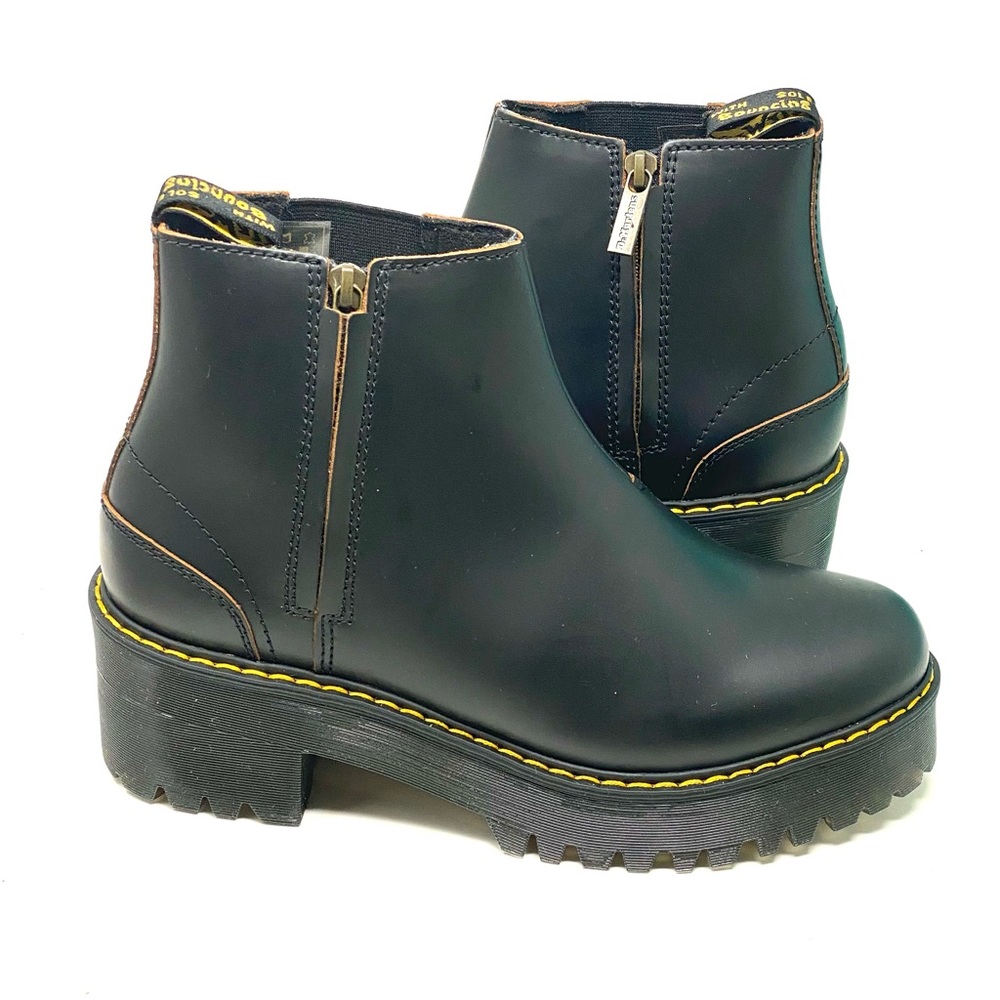 Dr. Martens Rometty II Leather  Lady’s Ankle Boots.